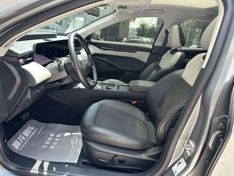 Explorer Sedan