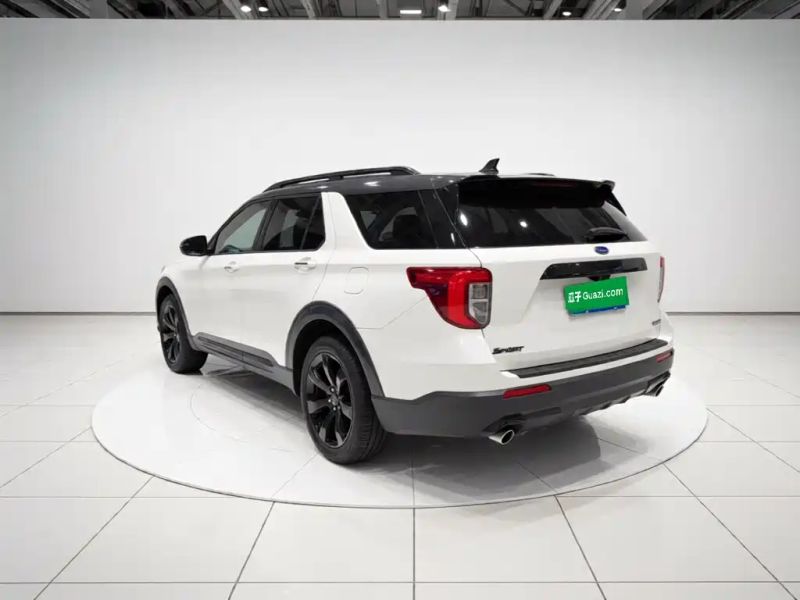 Explorer Explorer