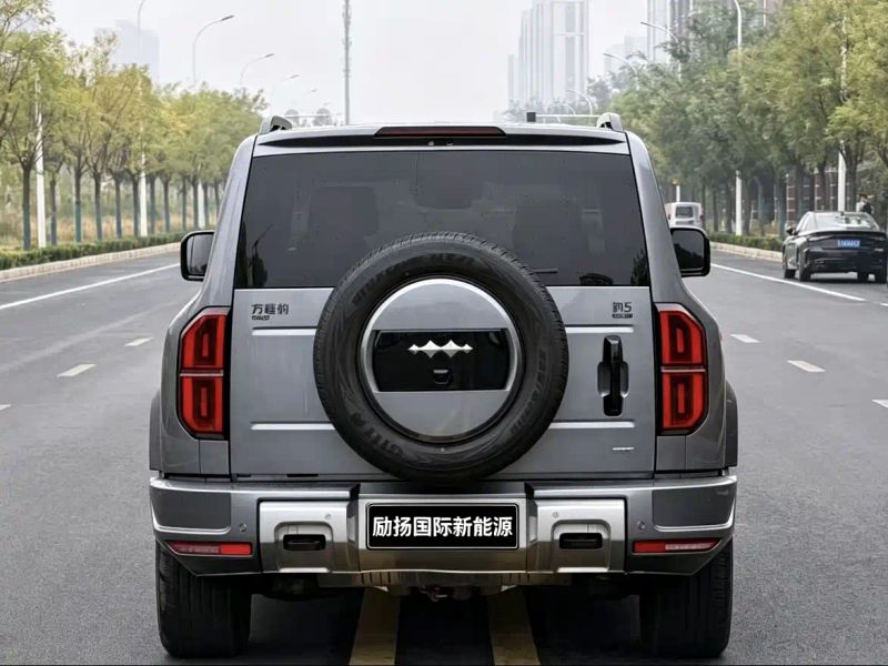 Leopard Suv