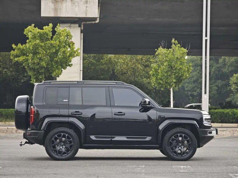Leopard Suv