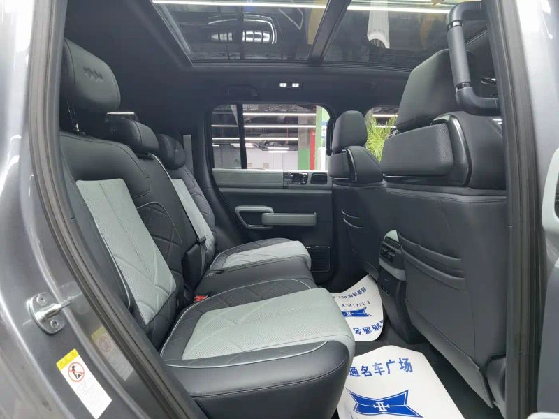 Leopard Suv