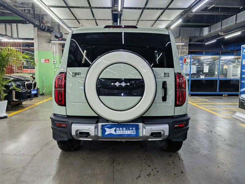 Leopard Suv