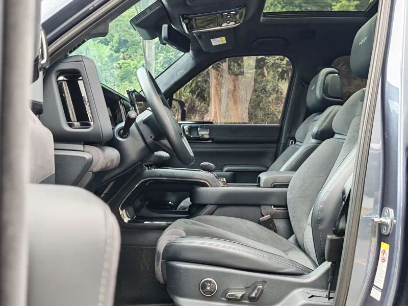 Leopard Suv