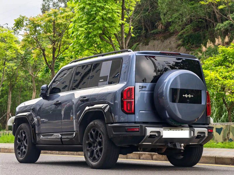 Leopard Suv