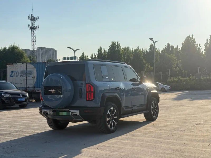 Leopard Suv