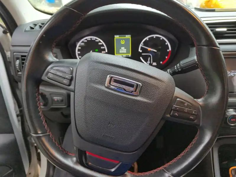 Qoros 5