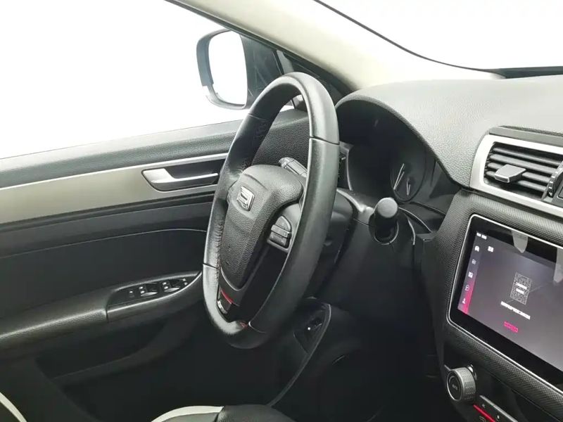 Qoros 5