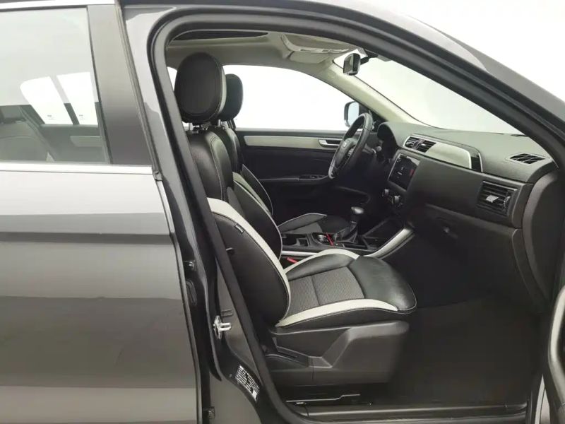 Qoros 5