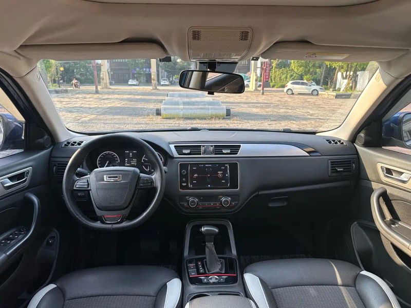 Qoros 5