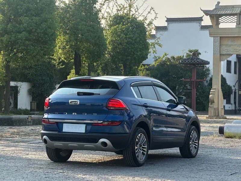 Qoros 5
