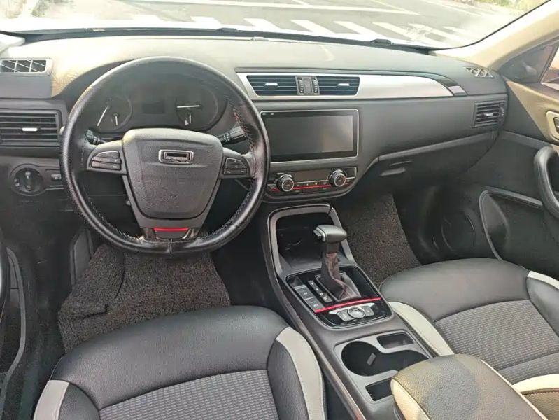 Qoros 5