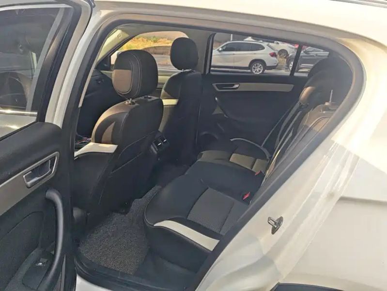 Qoros 5