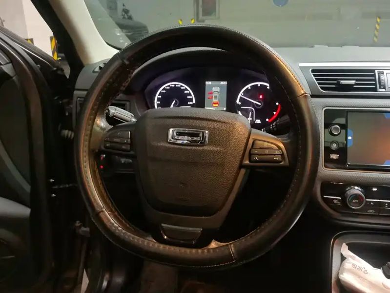 Qoros 5