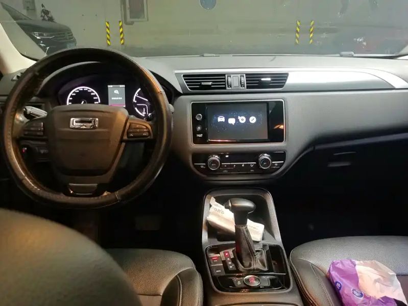 Qoros 5