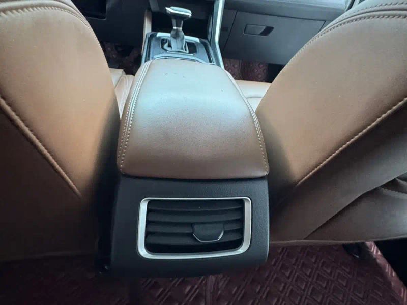 Geely X6