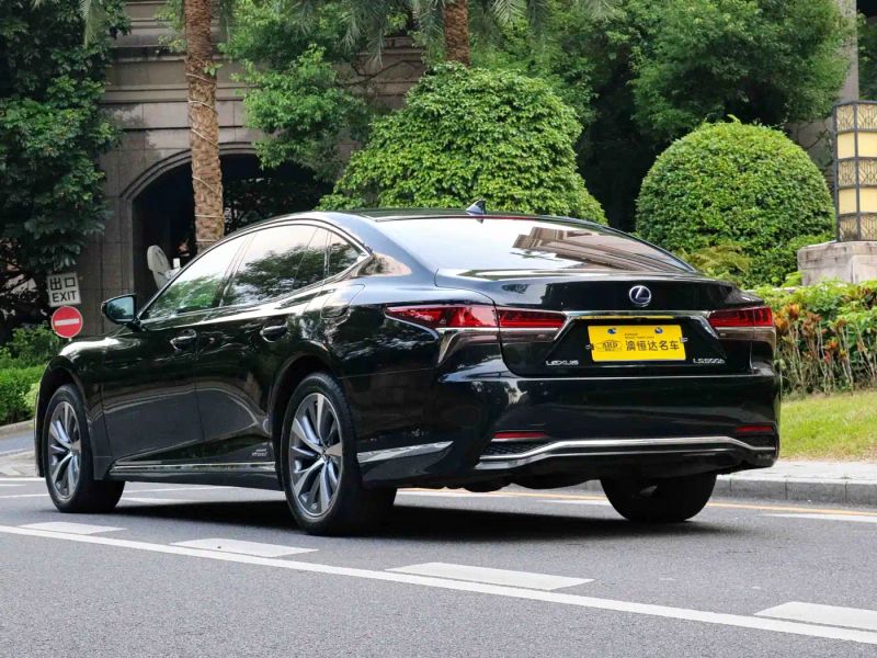 Lexus LS