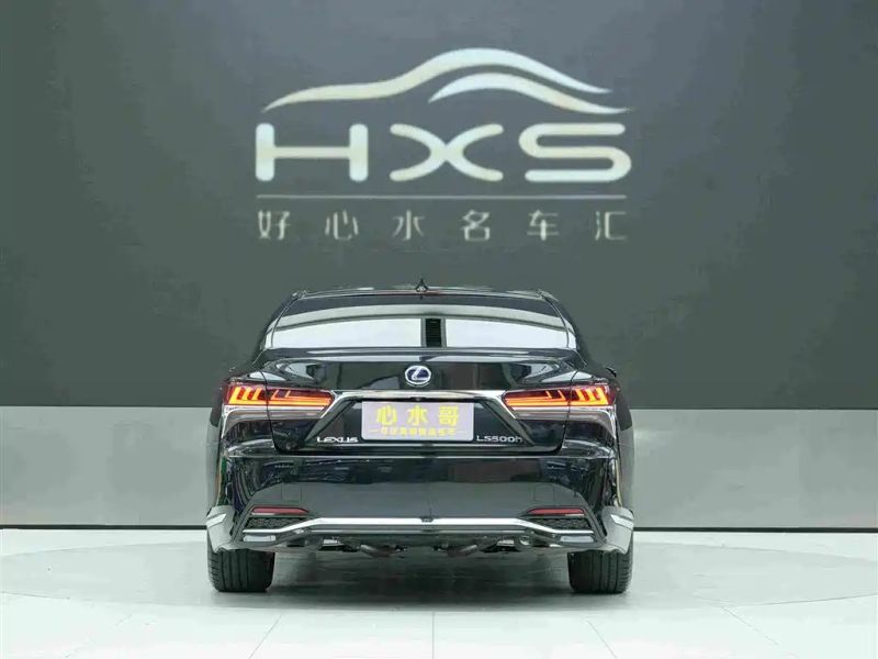 Lexus LS