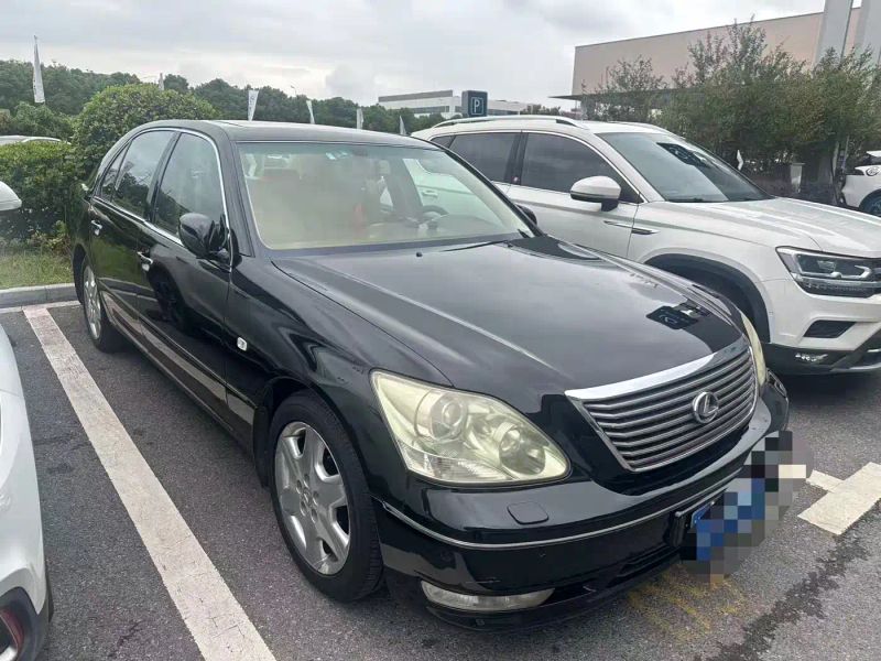 Lexus LS
