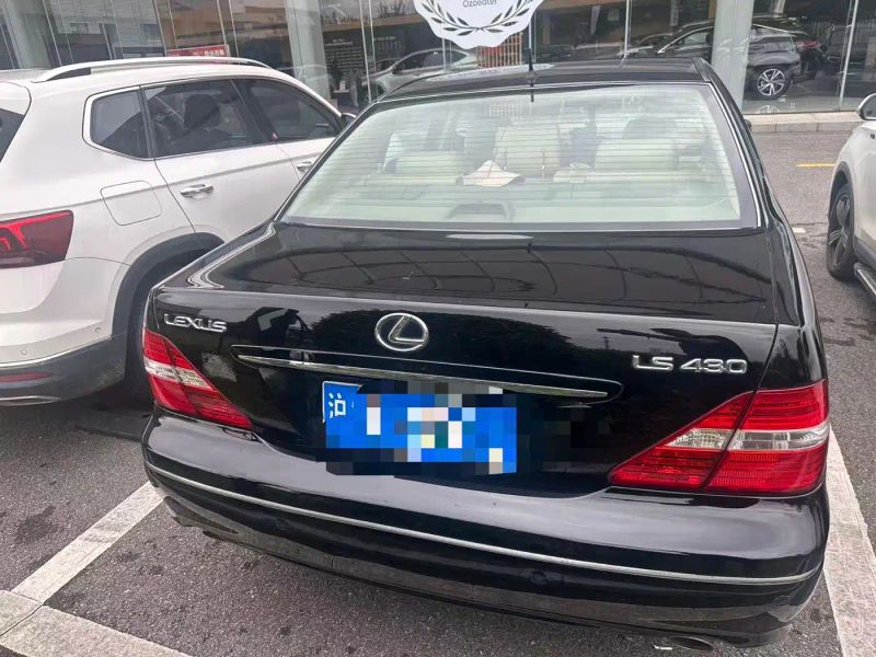 Lexus LS
