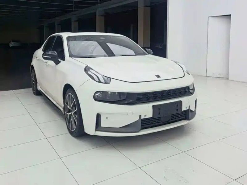 Lynk&co 03