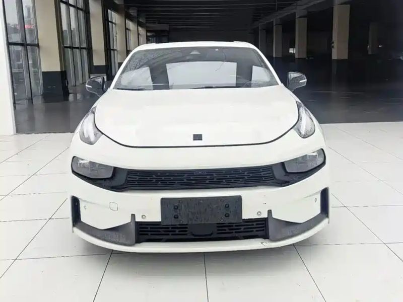 Lynk&co 03