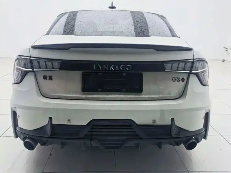 Lynk&co 03