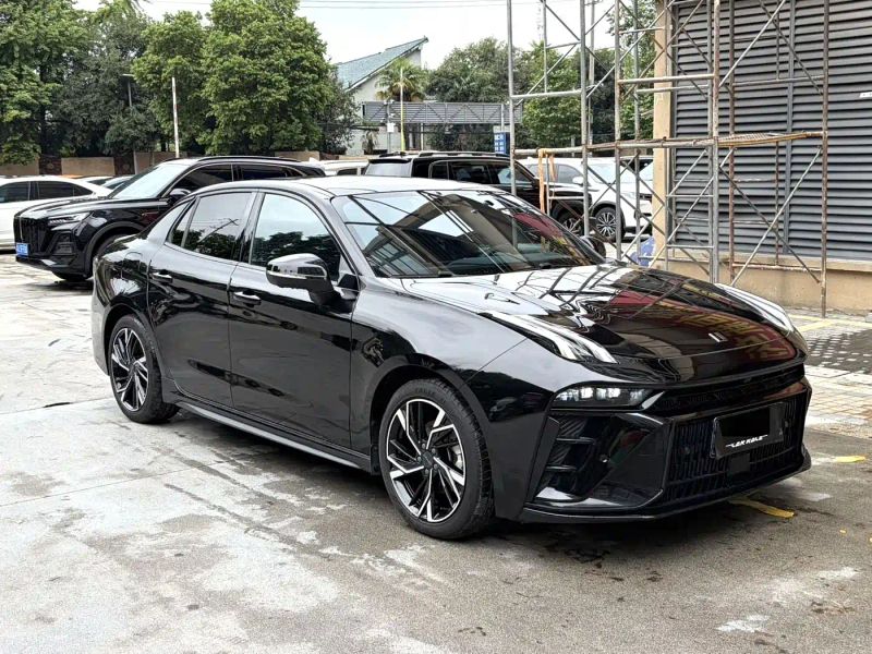 Lynk&co 03