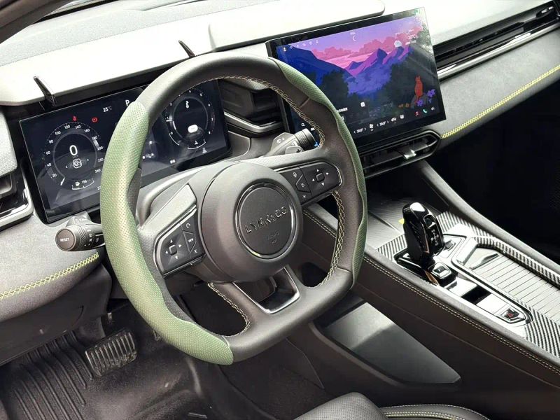 Lynk&co 03
