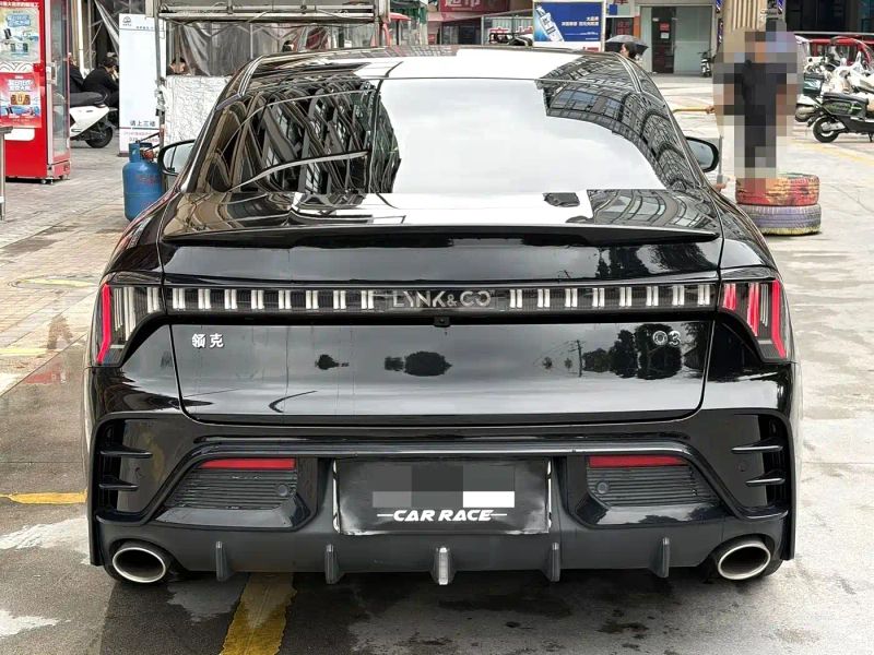 Lynk&co 03