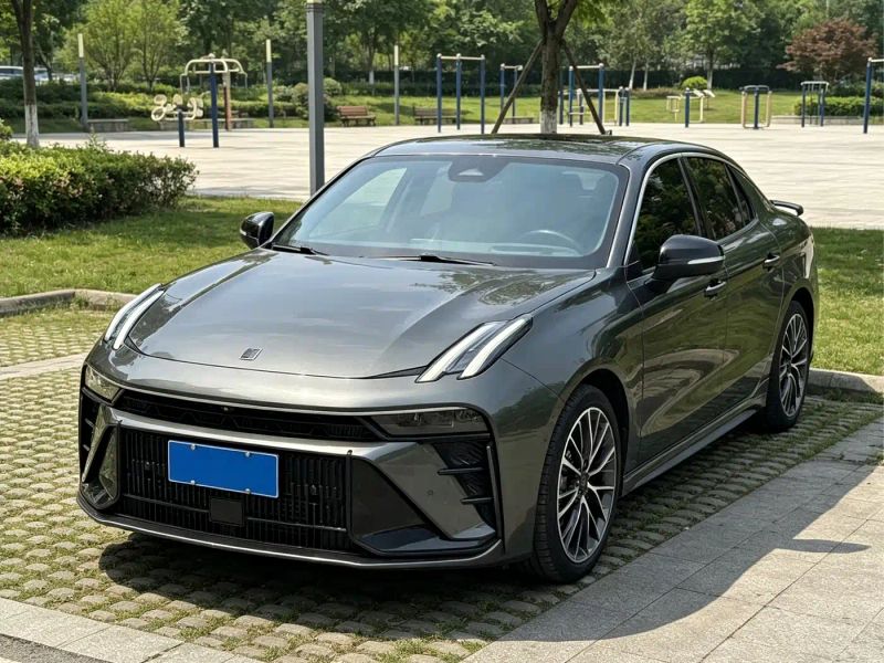 Lynk&co 03