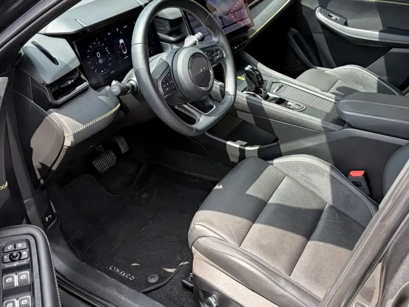 Lynk&co 03