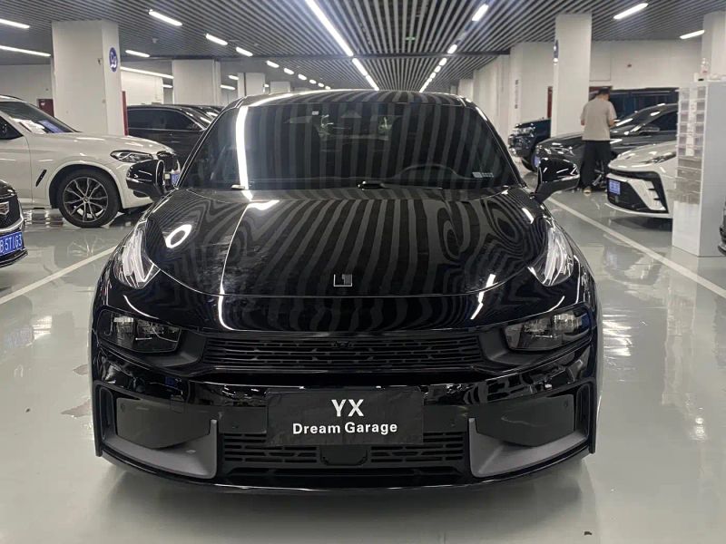 Lynk&co 03