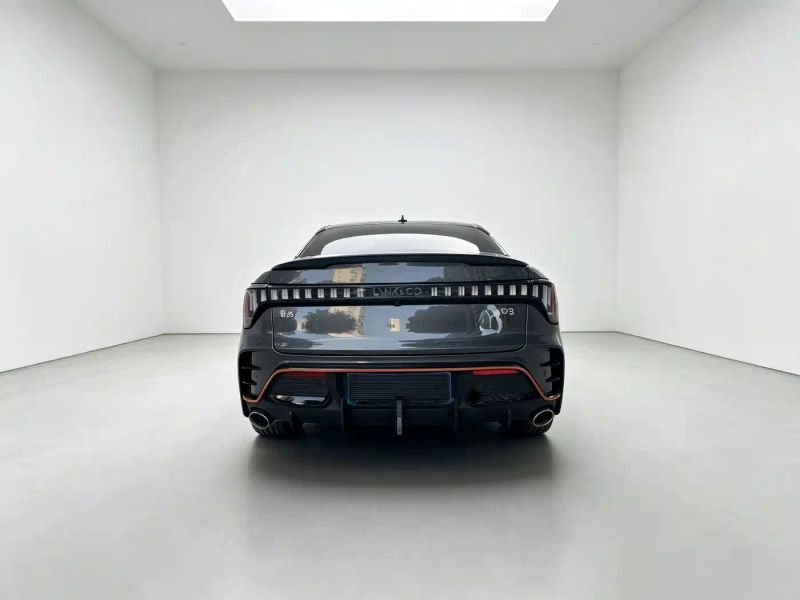 Lynk&co 03