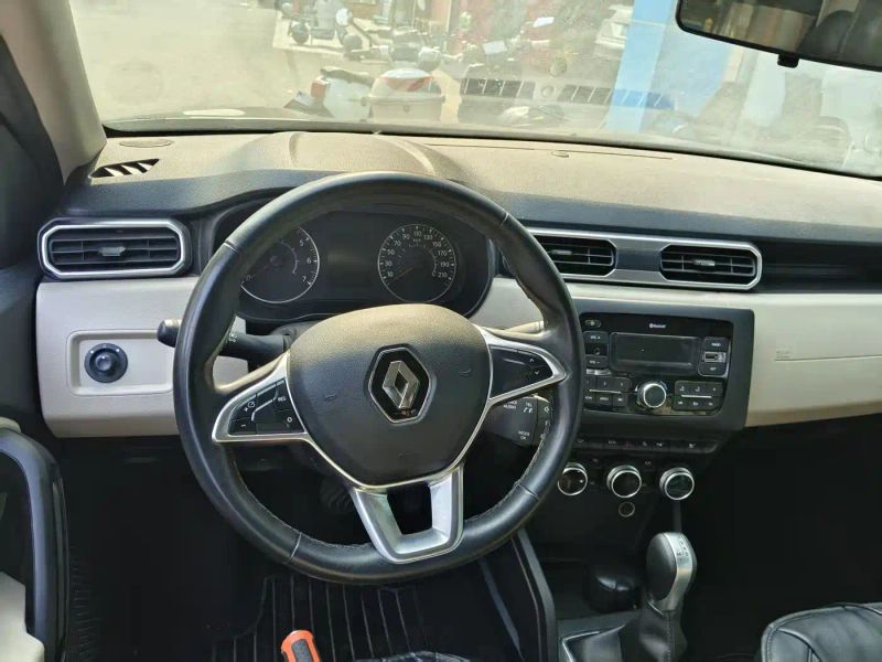 Duster Koleos