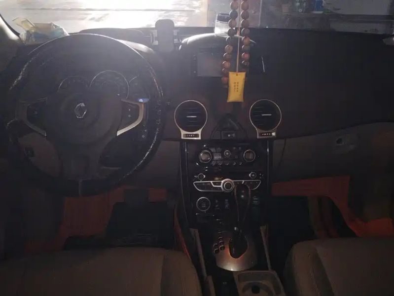 Duster Koleos