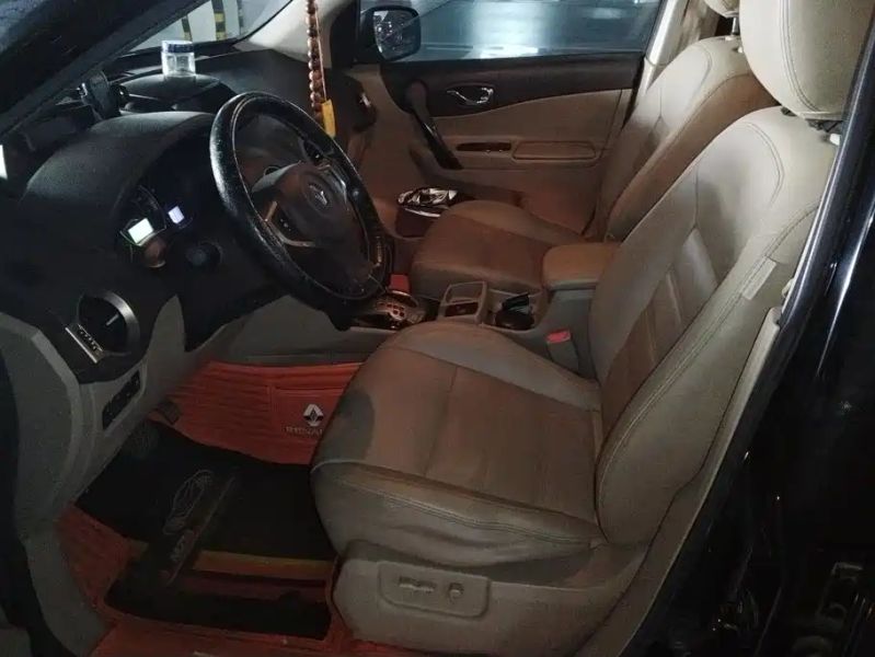 Duster Koleos