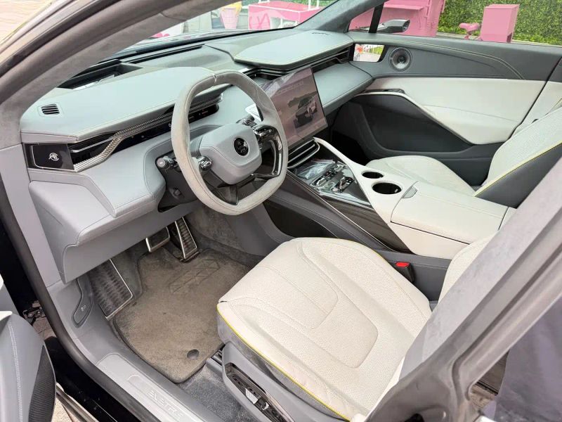Emeya Suv