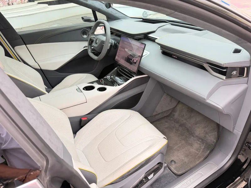 Emeya Suv