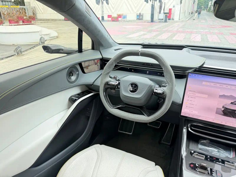 Emeya Suv