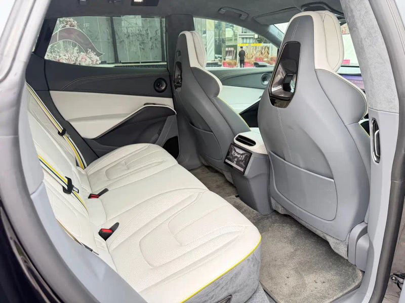 Emeya Suv
