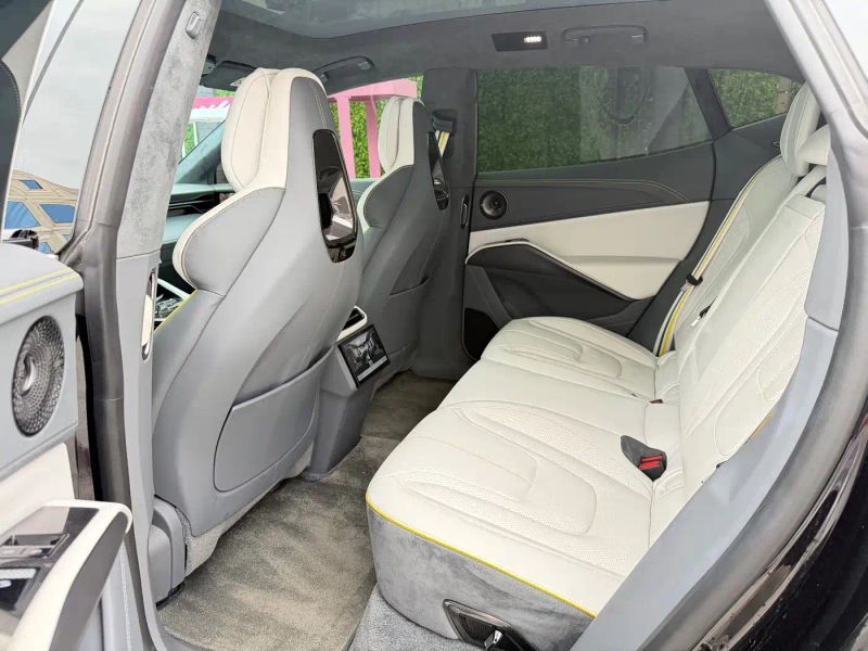 Emeya Suv