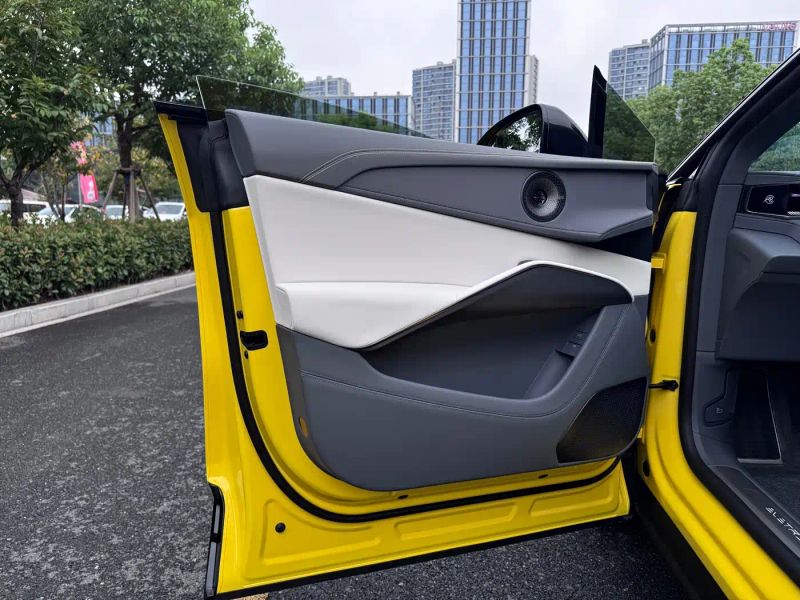Emeya Suv