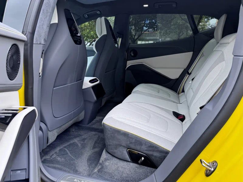 Emeya Suv