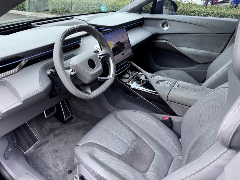 Emeya Suv