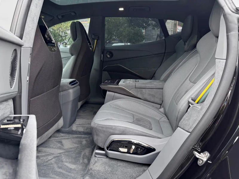 Emeya Suv