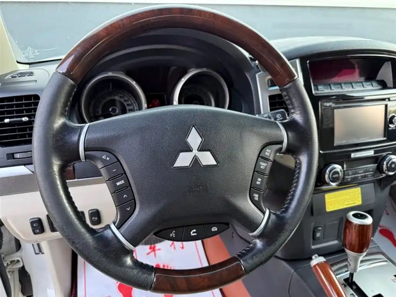 Ouland Pajero