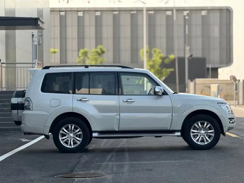Ouland Pajero