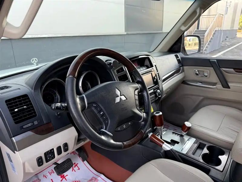 Ouland Pajero