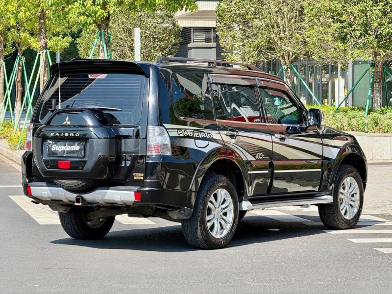 Ouland Pajero