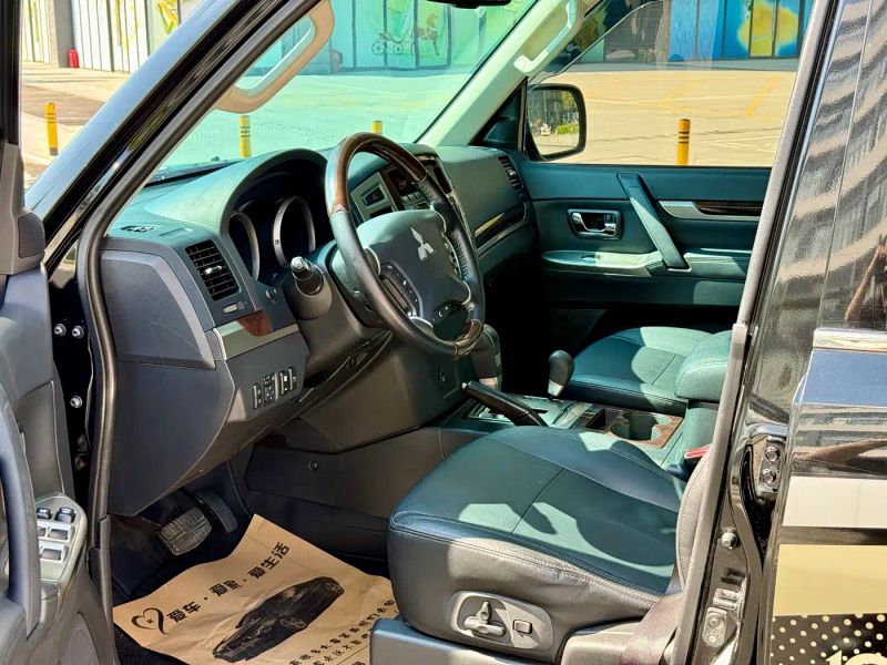 Ouland Pajero